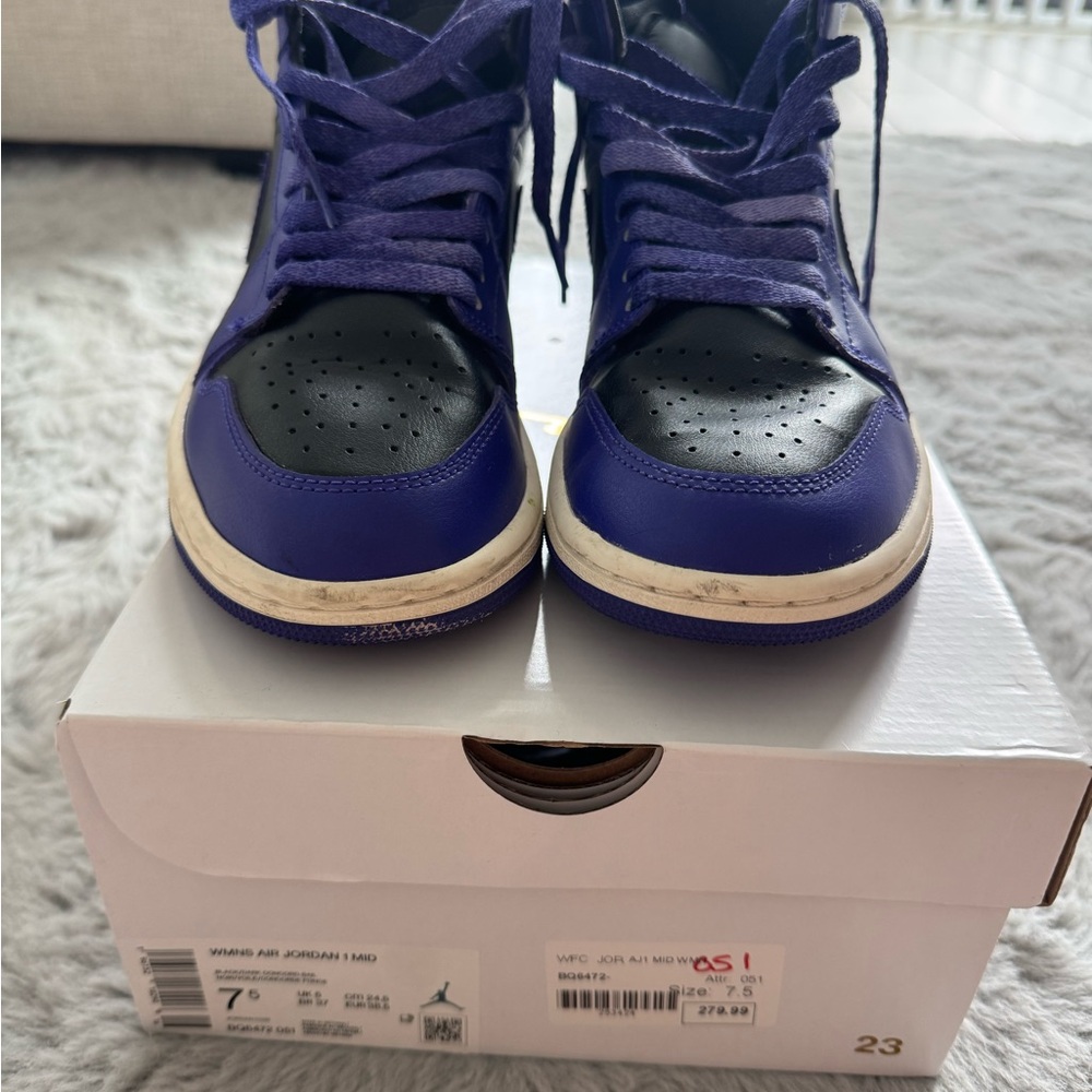 Nike women Air Jordan 1 Mid Purple/Black Shoes